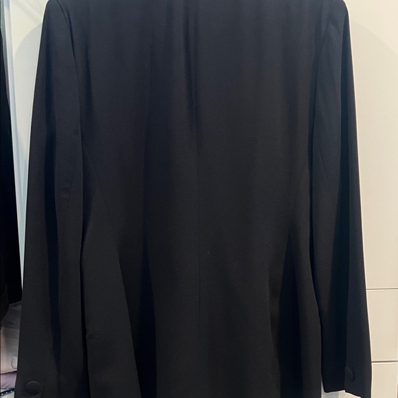 Saville Women's Elegant Black Blazer - Picture 5 of 6